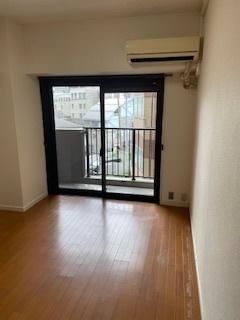 南青山ロイアルハイツ リビング