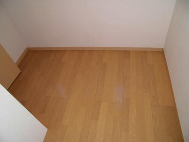 プラートフジ参番館 納戸