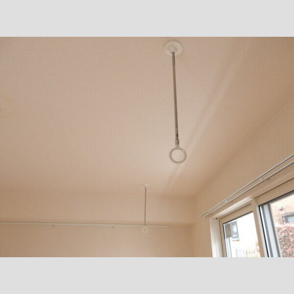 シャルマン102号室 室内物干し