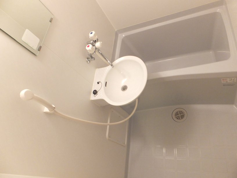 レオパレスアース２１ 浴室換気乾燥機付き