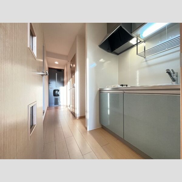 プリムヴェールJ202号室 玄関～キッチン