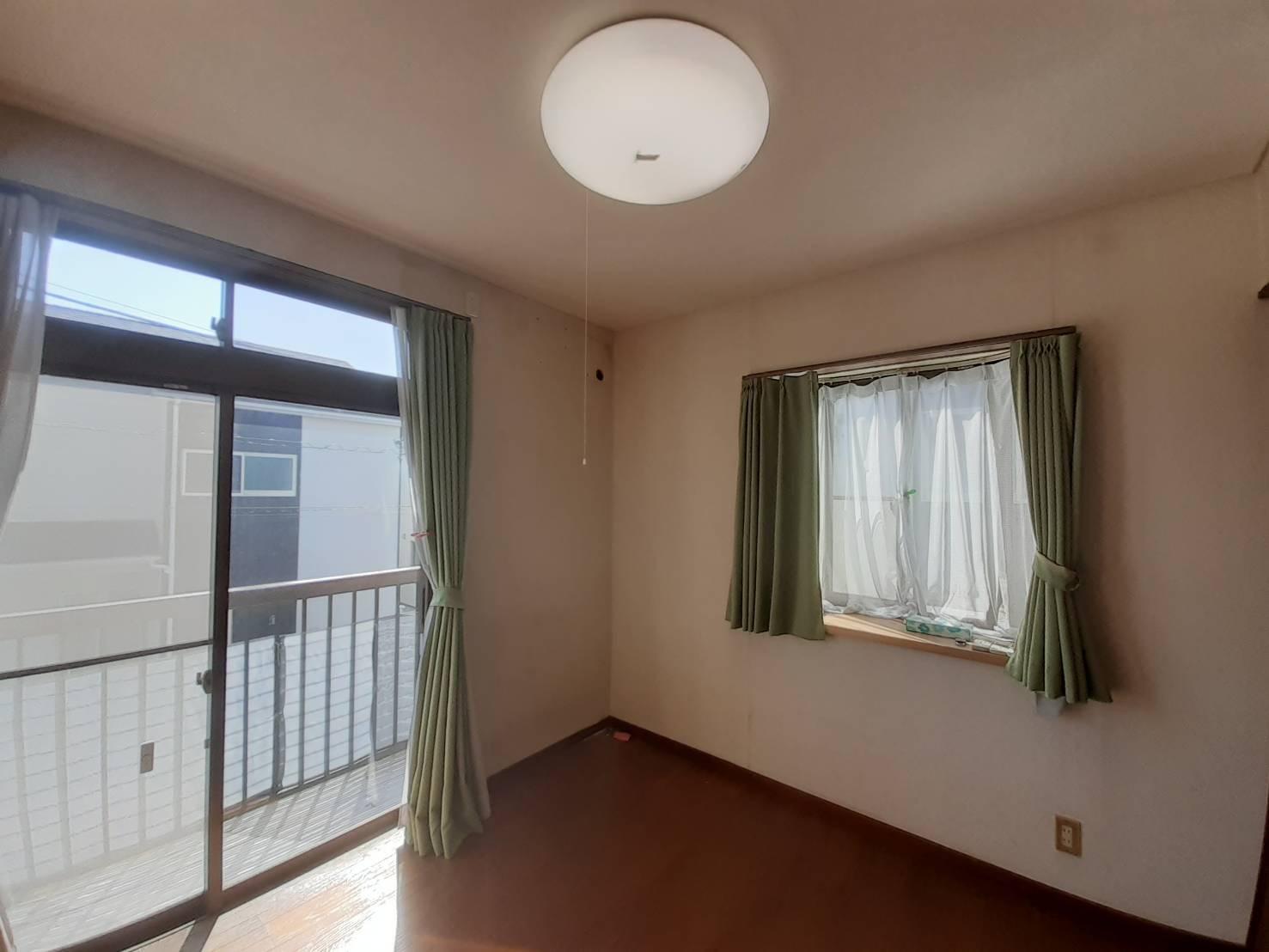 Riviere Sakura 2F　洋室（4.5帖）洋室2部屋オープンにすれば9帖