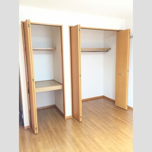 レ・ポワソン 収納とクローゼット 洋室