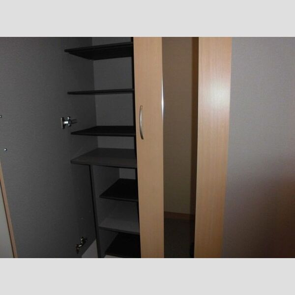 リリオコート201号室 たくさん収納できるシューズボックス