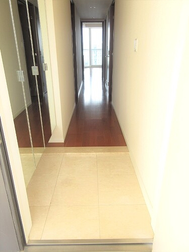 みなとみらいミッドスクエア　ザ・タワーレジデンス29階 玄関　※2023年10月撮影