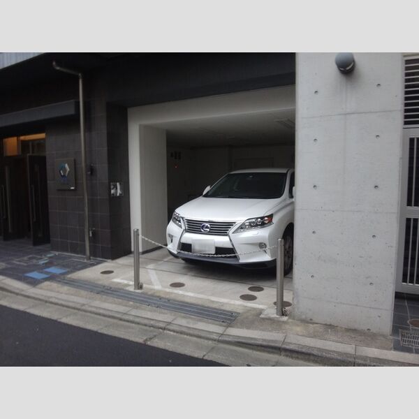 カスタリア三ノ輪 駐車場