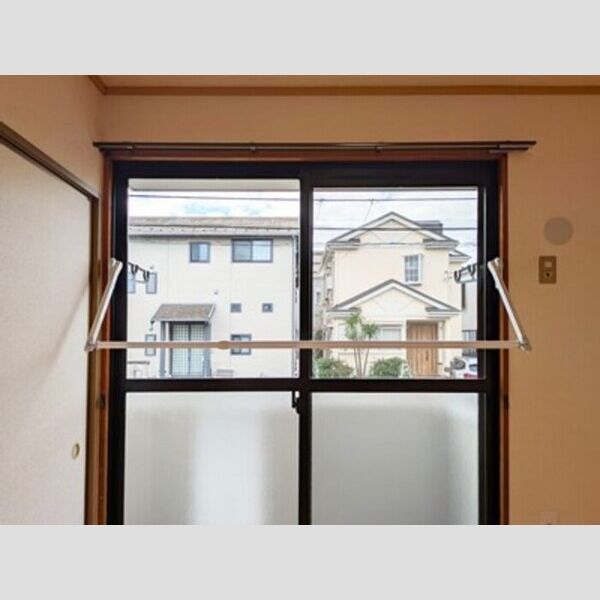 レインボーハイツ　Ⅱ番館102号室 室内物干し