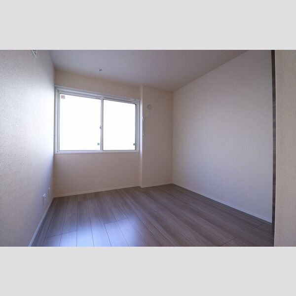 シャルマンドミール桜が岡　A102号室 洋室5.6帖