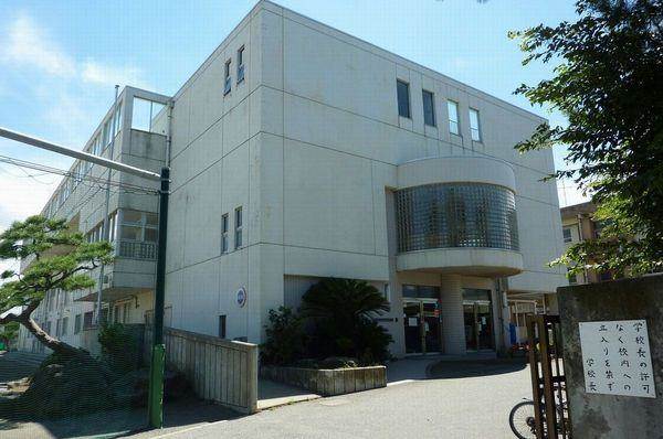 コーポ出口 茅ヶ崎市立松浪小学校