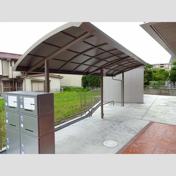 グラナータ 駐輪場