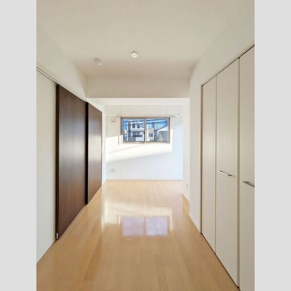 ラフレ東川口201号室 洋室