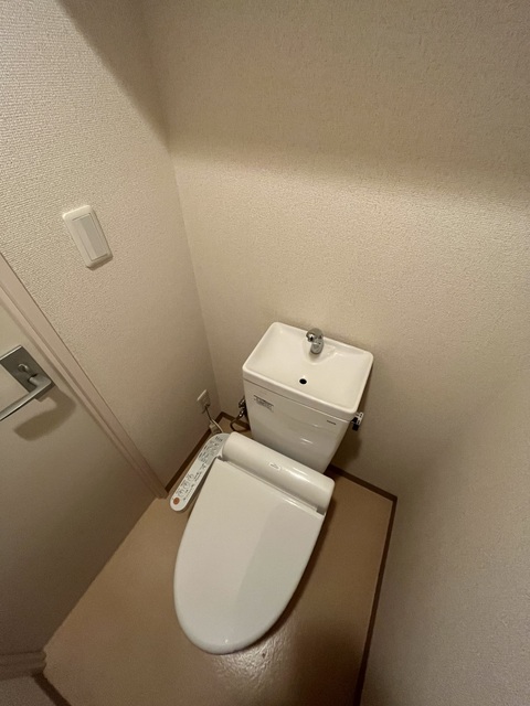 パークフロント下北沢203E号室 トイレ