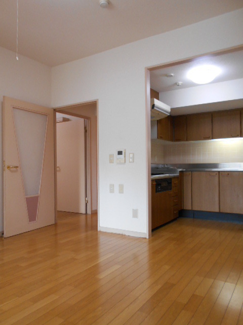 ラ・クラッセ西寺尾0211号室 リビング