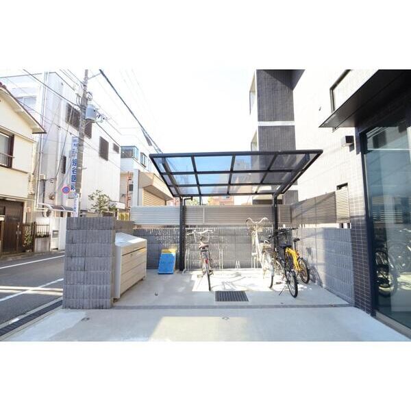 OBSIDIAN102号室 駐車場