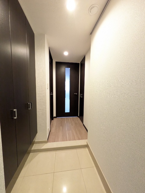 パークフラッツ市谷台町坂 玄関