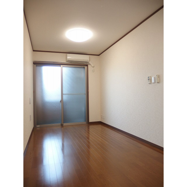 アンプルール PalaceA201号室 内観