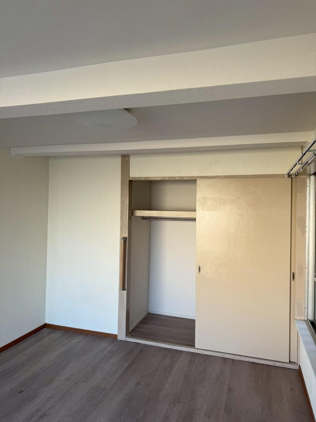 新穎マンション2F号室 広々収納もあります♪