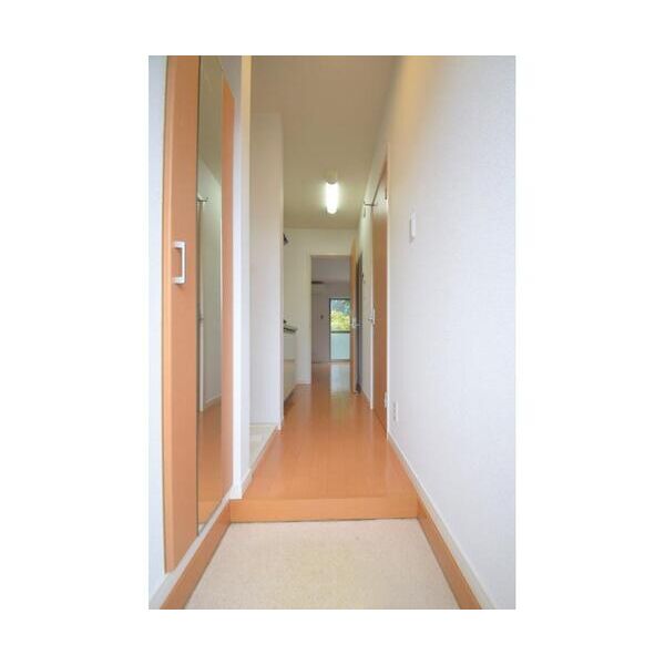 メゾン大岡C201号室 玄関