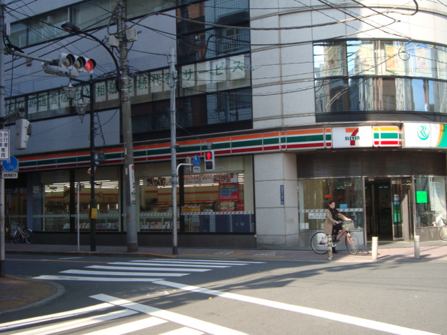 Ｆａｍｉｌｉｅ　Ｓｕｙａｍａ セブンイレブン西蒲田5丁目店まで134ｍ