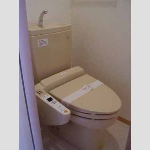 フォリオ春日部206号室 温水洗浄暖房便座