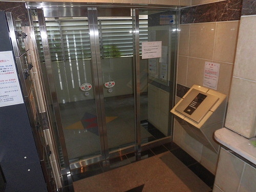 パークウェル荻窪2階 エントランス　※2022年7月撮影