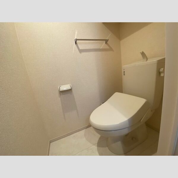 アムール東向島302号室 温水洗浄暖房便座