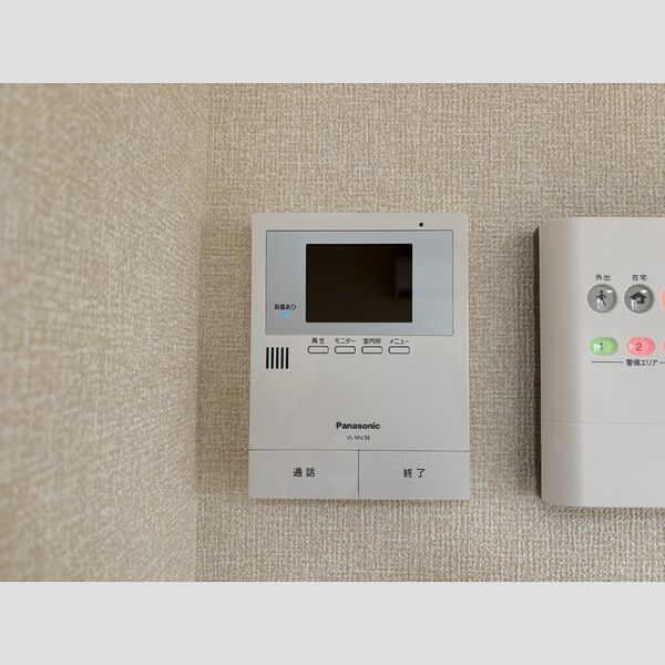 コンフォーレ　B棟101号室 モニタ付インターホン