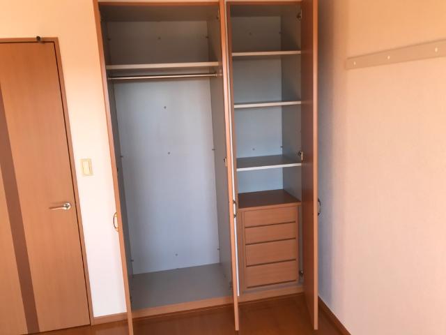 コンフォースさくら302号室 クローゼット