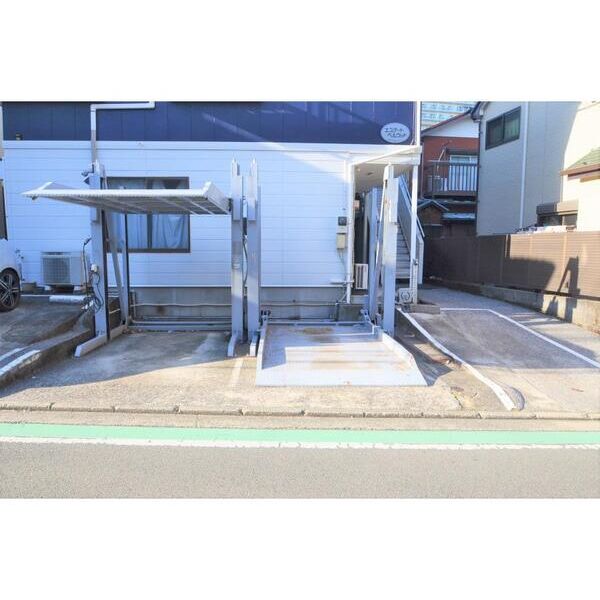 エステート　ベルウッド102号室 駐車場