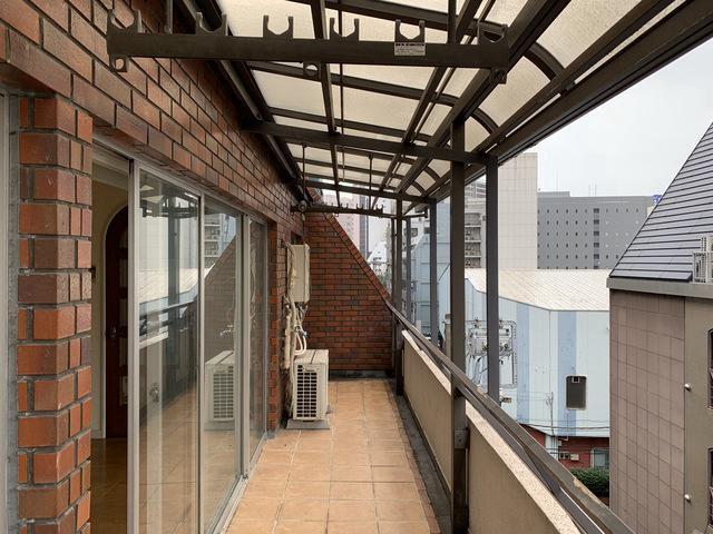 イズミビル バルコニー