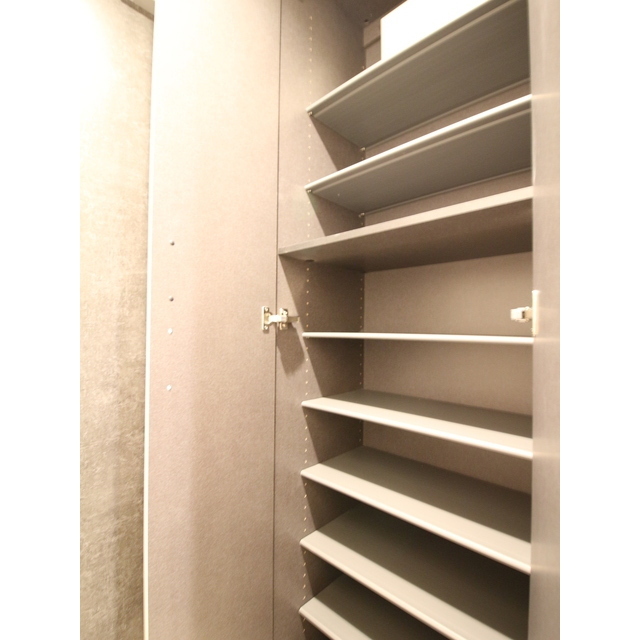 プレール・ドゥーク赤塚202号室 シューズボックス