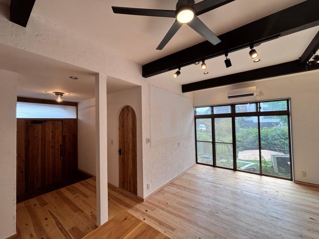 平塚カフェ風ヴィンテージHOUSE４ 南欧風のおしゃれリビング