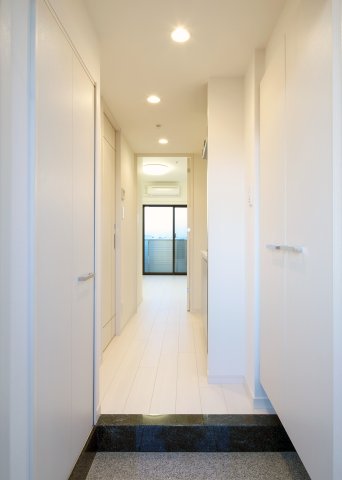 グラントゥルース大森ライズ902号室 玄関