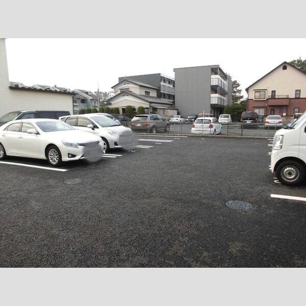 エクレール曲本 駐車場