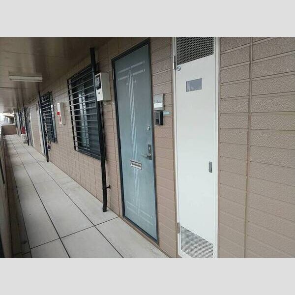 グレイスコート204号室 共用廊下