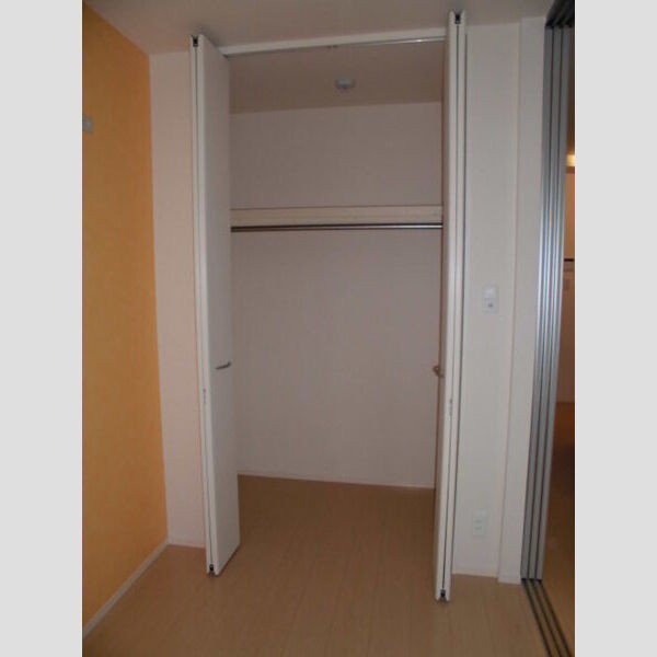 ロハス末広204号室 クローゼット