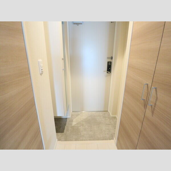 ベイサイドヒルズ関内501号室 玄関