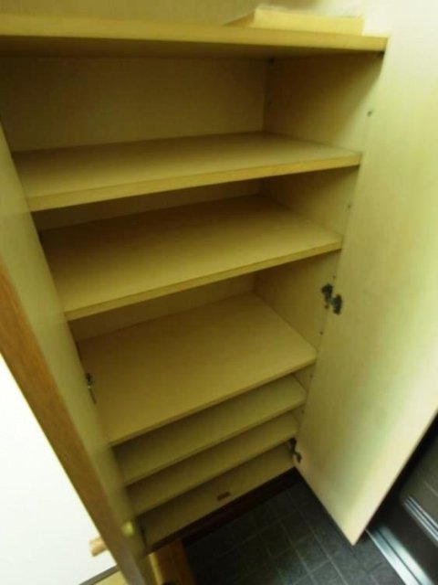 ルーブル下井草 靴入