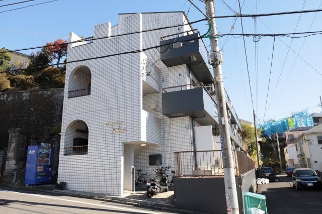 サンピア月見台302号室 エントランス