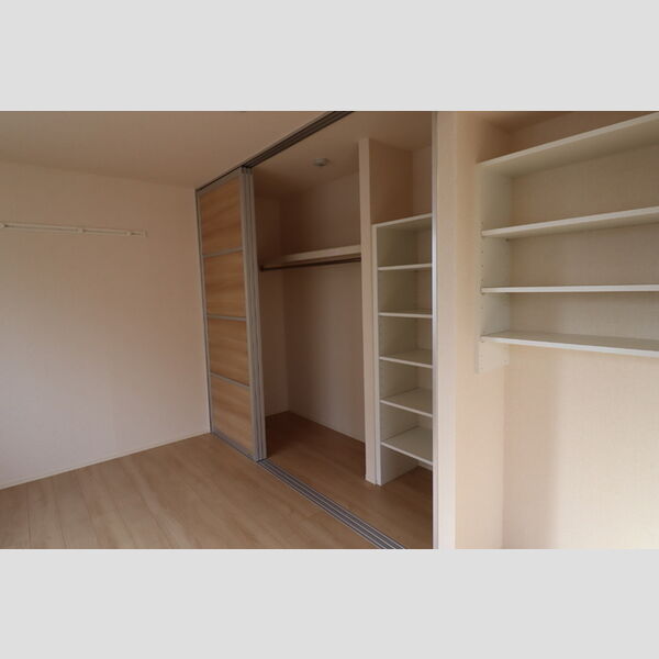 メゾンヴィクトワール梶ヶ谷206号室 クローゼット