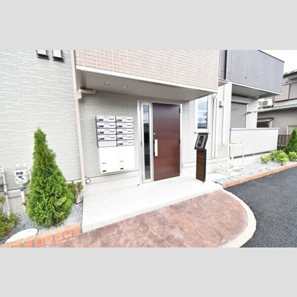 ラフター201号室 エントランス