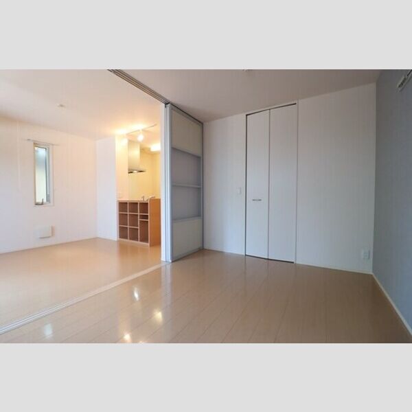 COMFOR105号室 洋室　6帖