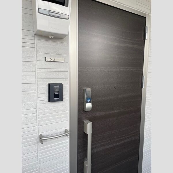 ラペーシュ湘南台302号室 玄関