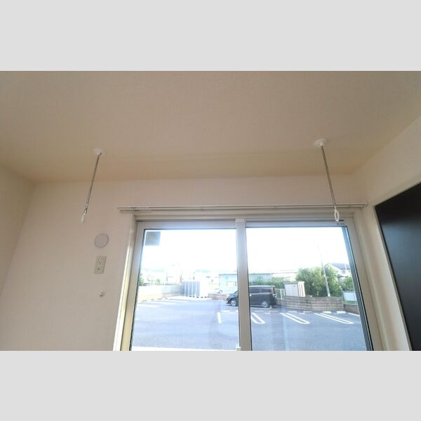 リヴァージュ　壱番館103号室 室内物干金物