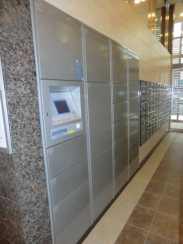 ライオンズクオーレ東京三ノ輪シティゲート 宅配BOX　※前回募集時2014年5月撮影