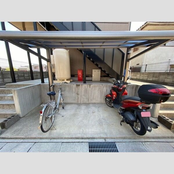 ハイネス馬場　101・102・201・202号室 駐輪場