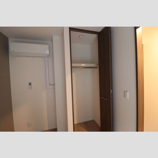 セレスティア白鳥104号室 クローゼット(洋室4.1帖)