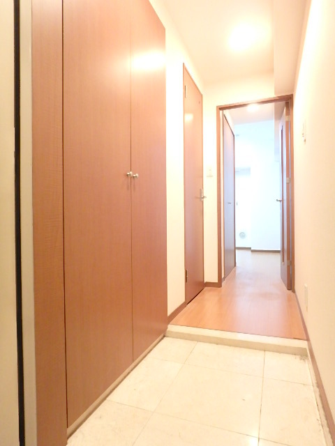 パレステュディオ文京音羽1階 ゆったりとした玄関です