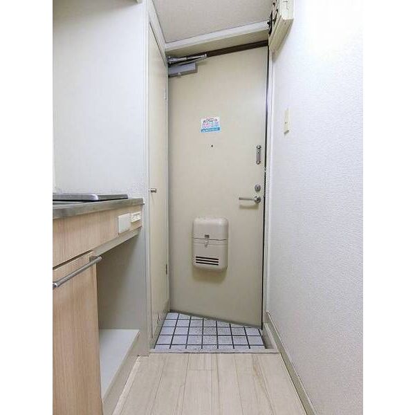 ジュネパレス新松戸第12 玄関