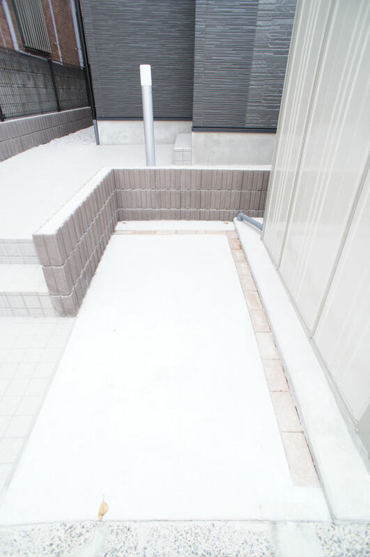 リブリ・レンテ 駐車場